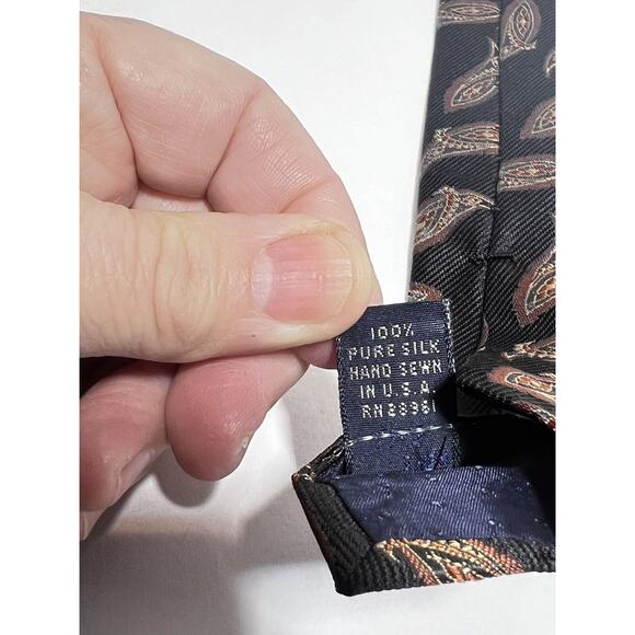 Burberry EUC 100% Silk Black with Burgundy Pattern Tie 54" x 3.5" VTG - Picture 6 of 6